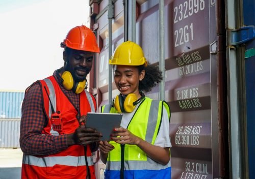 foreman-checking-containers-in-the-terminal-at-im-2026-01-08-00-10-59-utc